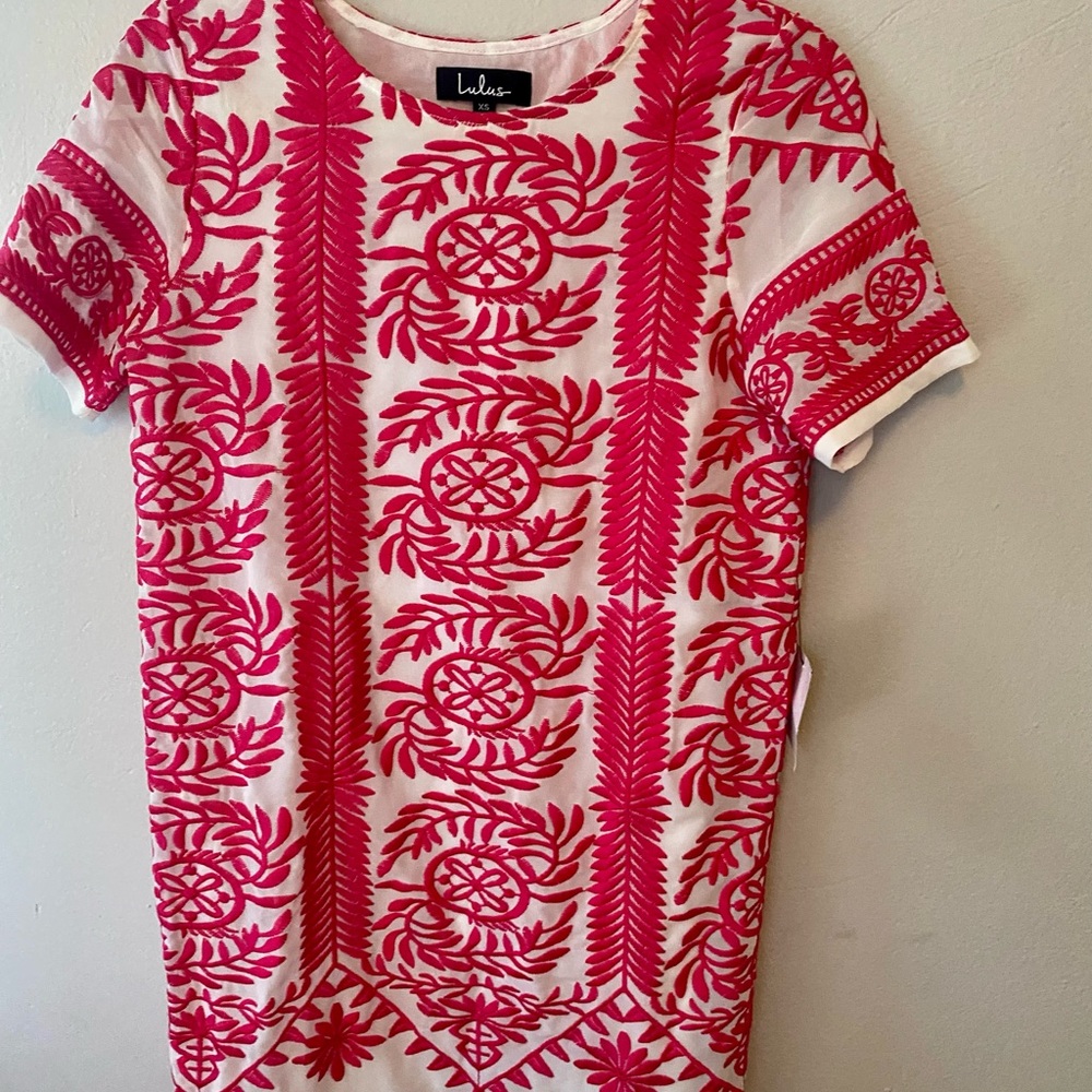 NW Lulu’s fushia pink short sleeved dress with tags!